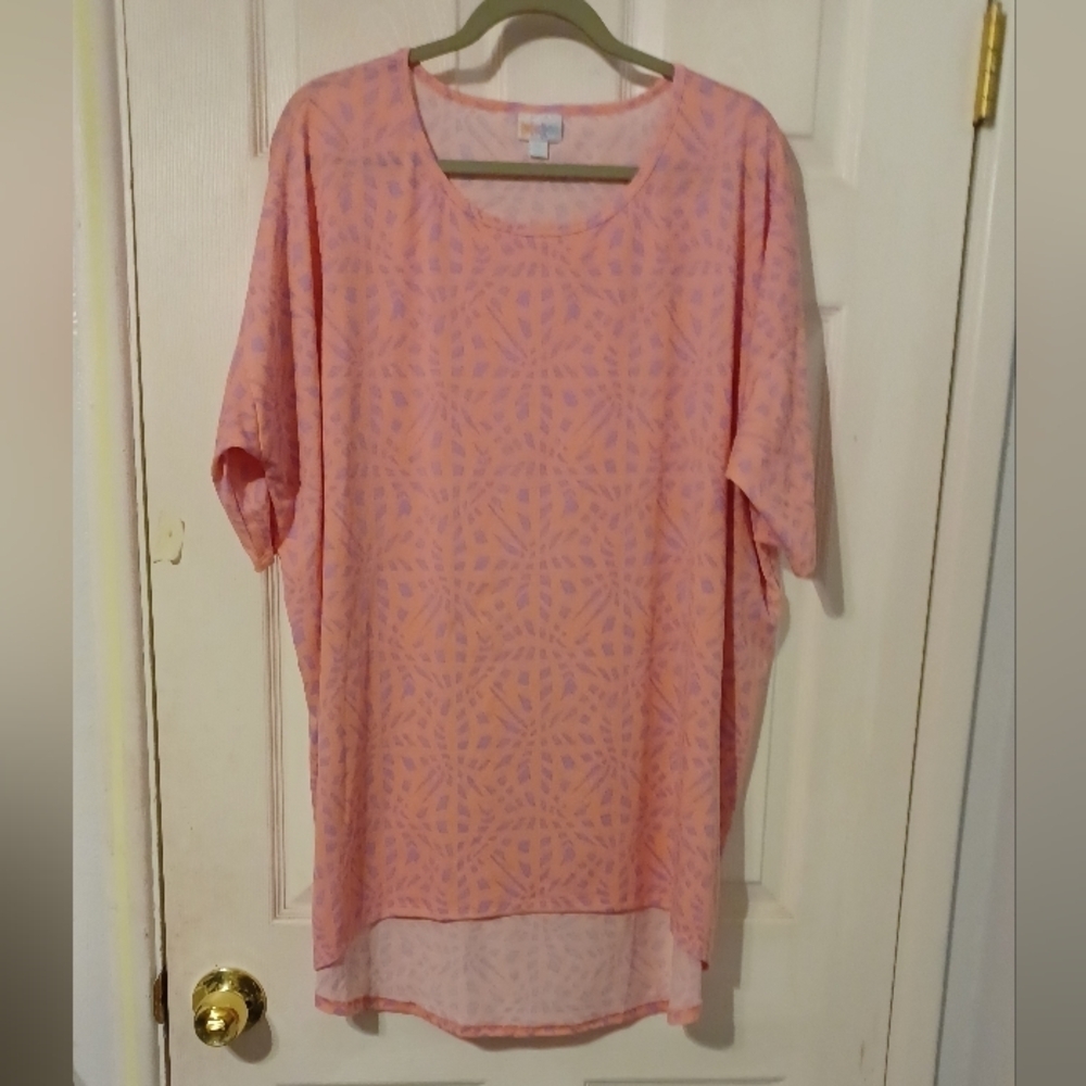 💰LulaRoe top, size 2X.